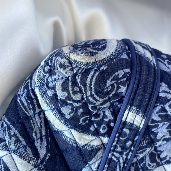 Vera Bradley Iconic Tote in Indigo Quilted Cotton Blue Paisley Polka Dot Lining - Picture 10 of 14